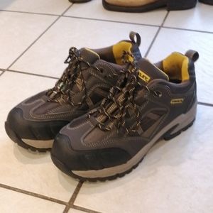 Stanley steel toe shoes size 9